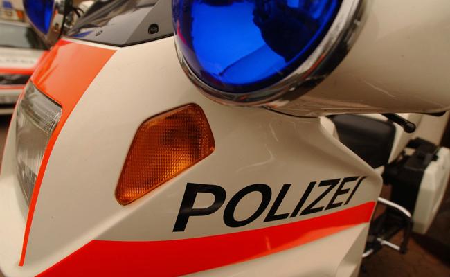 Raub mit Messer - Zeugen gesucht