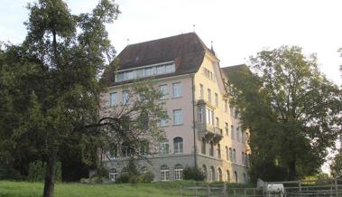 Jugendliche führen Krippenspiel auf