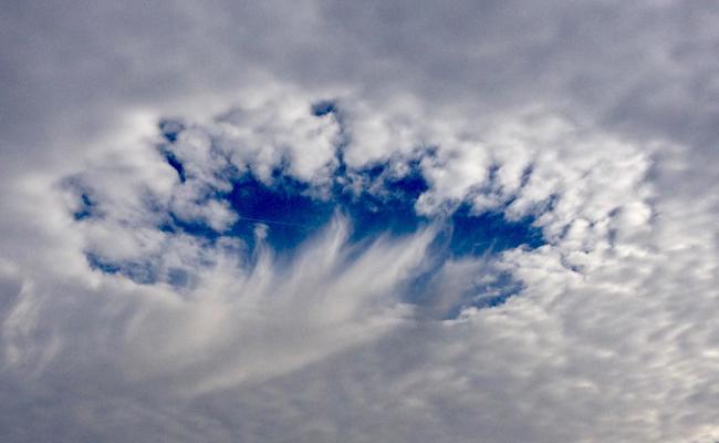 UFO-Wolken über dem Rheintal