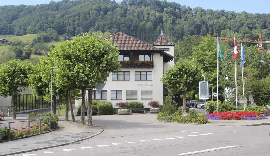 Nicht morgen oder übermorgen - aber irgendwann in nicht sehr ferner Zukunft wird wohl auch das Auer Gemeindehaus zu ersetzen sein und Amortisationskosten zur Folge haben. 