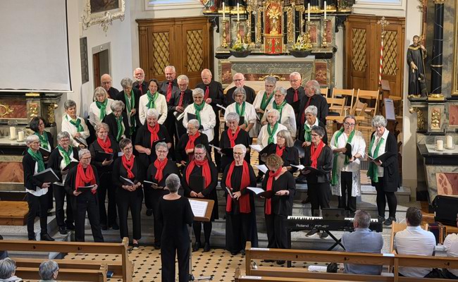 Volle Kirche und ein begeistertes Publikum beim Chorkonzert