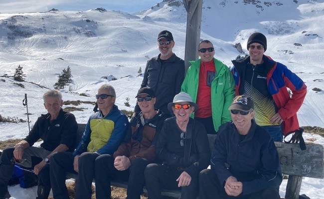 Winterwanderung mit viel Humor und Gipfelwein