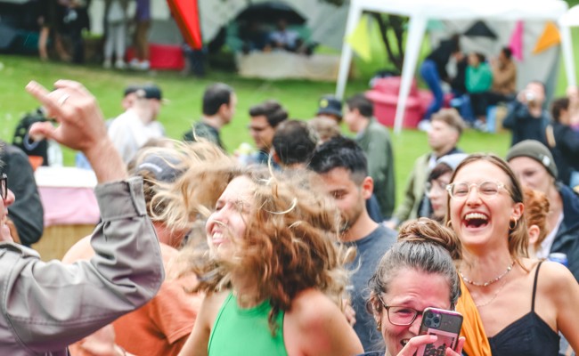 Zur Sommerparty in Husen kommt ein Goalietrainer, der auch DJ ist