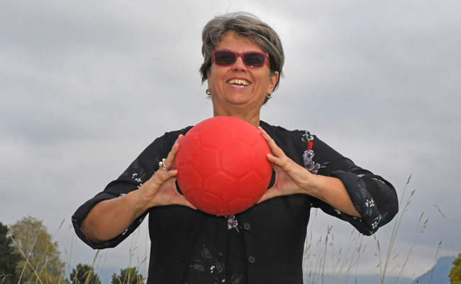 Claudia Doron spielt den Ball den richtigen Menschen zu und schafft Bildungschancen im Kongo