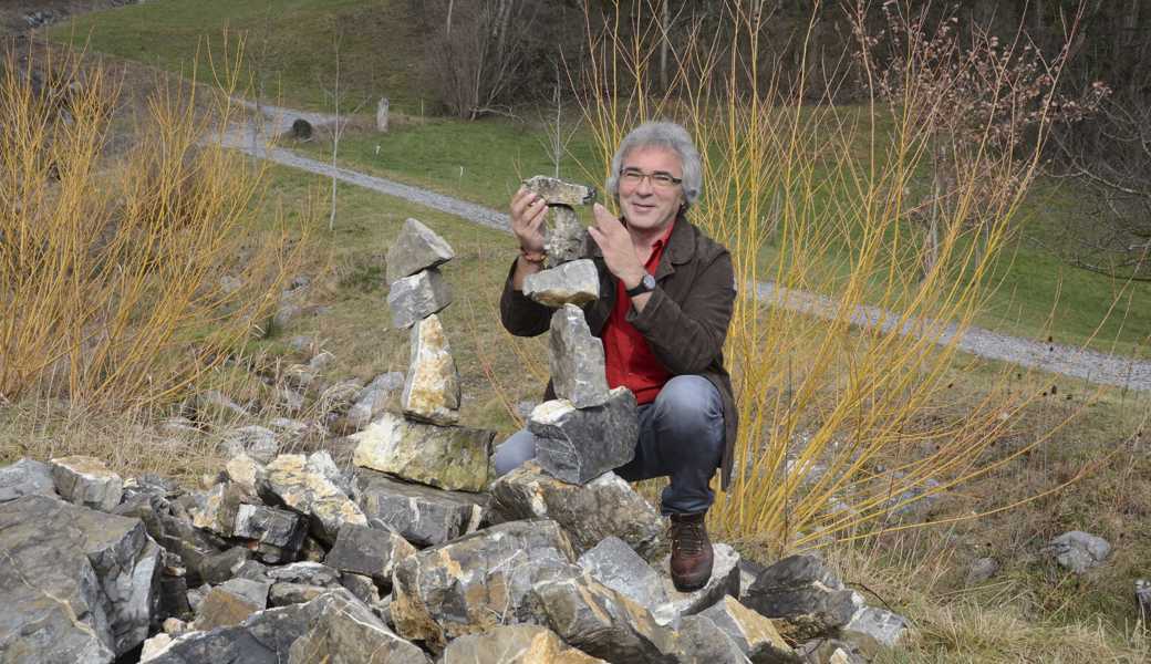 Bevor Martin Böhringer im März 2016 zum Pfarrer von Eichberg-Oberriet gewählt wurde, sagte er gegenüber dieser Zeitung, dass er beim Bauen von Steinsäulen Balance suche. Bevor Martin Böhringer im März 2016 zum Pfarrer von Eichberg-Oberriet gewählt wurde, sagte er gegenüber dieser Zeitung, dass er beim Bauen von Steinsäulen Balance suche.