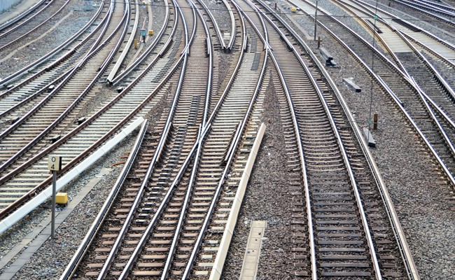 Tödlicher Unfall in Bregenz: 40-jähriger überquert Gleise und wird von Zug mitgeschleift