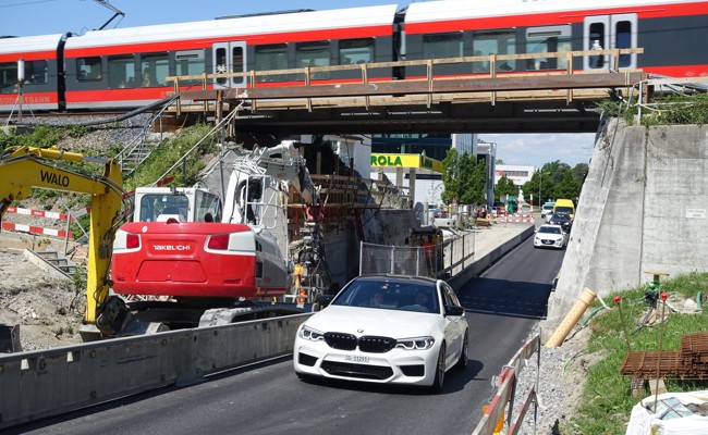 Grossbaustelle Unterführung Buriet: Fahrbahn bereits abgesenkt