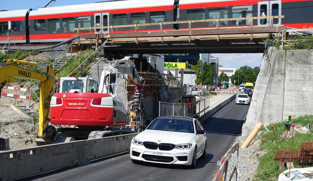 Grossbaustelle Unterführung Buriet: Fahrbahn bereits abgesenkt