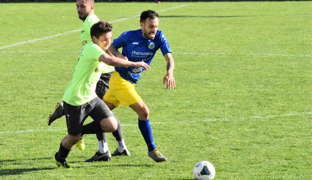 Der FC Diepoldsau-Schmitter (in Blau Ogün Hot) ist zurzeit deutlich vor dem FC Rüthi (Pascal Zäch) klassiert. Der FC Diepoldsau-Schmitter (in Blau Ogün Hot) ist zurzeit deutlich vor dem FC Rüthi (Pascal Zäch) klassiert.