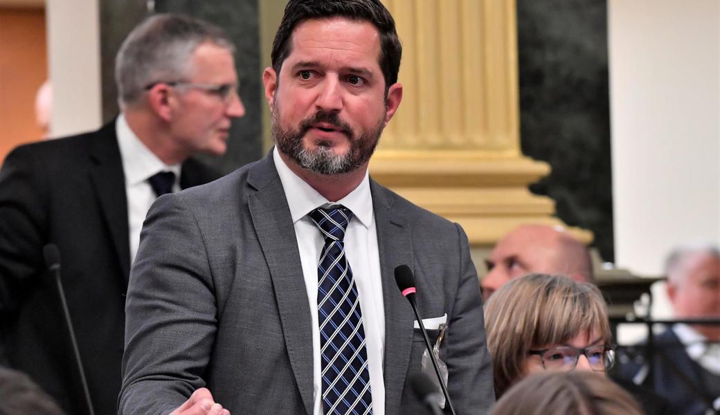 Sandro Hess sagt : «Ich rede mit vielen Leuten über dieses Thema. Jede und jeder sagt, dass es eigentlich besser wäre, die Lehrstelle nicht schon ein Jahr im Voraus zu vereinbaren.»