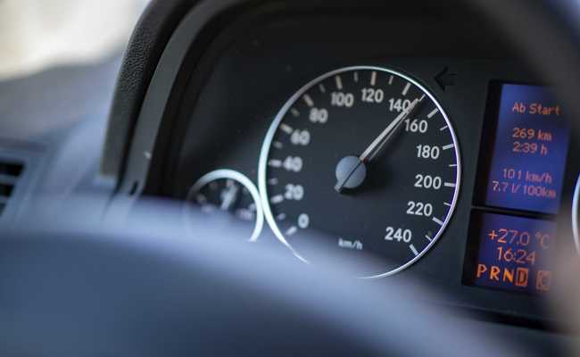 252 km/h auf dem Tacho: Vollgasfahrten enden im Gefängnis