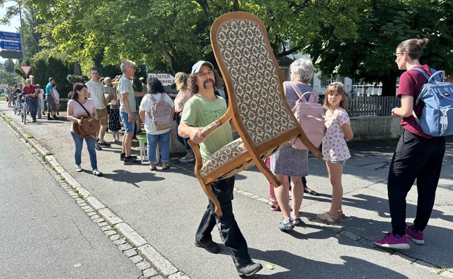 Anstehen beim Kloster-Flohmi: Wartezeit betrug eineinhalb Stunden