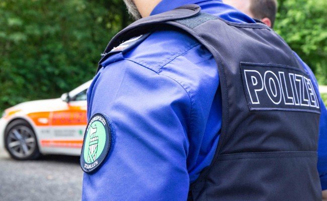 89-Jähriger in eigenem Haus ausgeraubt – zwei Frauen unter Verdacht