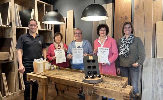 Gewinnerinnen und Gewinner holten Wettbewerbspreise ab