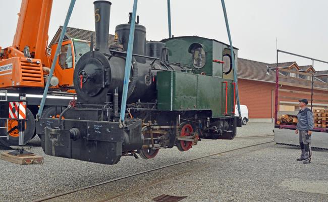 Alte Dame geht auf Reisen
