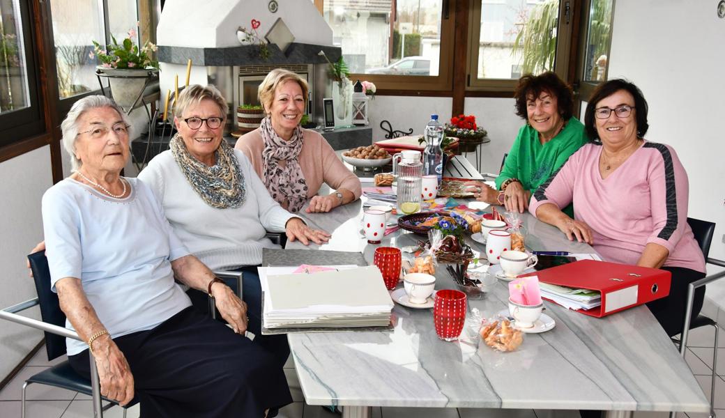 Die Gruppe 65+ – Komm doch auch mit, von links: Lydia Cristuzzi, Ruth-Zoller-Stähli, Marlis Zoller, Lisa Palm und Ursula Zoller. Weiter gehört dem Team Lore Zoller an.