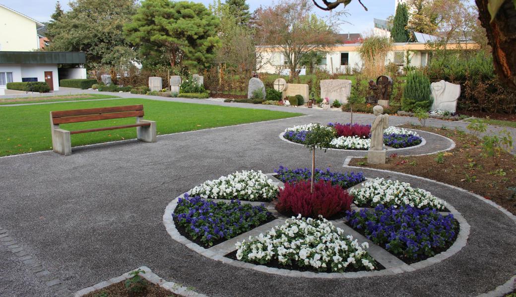 Die neuen Kindergräber auf dem leicht erhöhten Abschnitt des Friedhofes