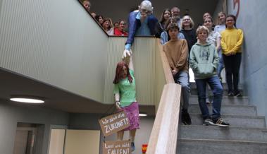 Video: Eindrücklicher Appell an die ältere Generation