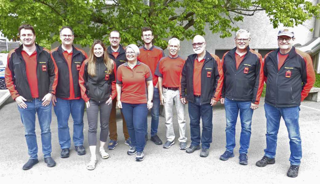 Der Vorstand des Vereins Festungsmuseum Heldsberg mit der ersten Leiterin der Geschäftsstelle, Angelika Pötzsch (Fünfte von Links). Der Vorstand des Vereins Festungsmuseum Heldsberg mit der ersten Leiterin der Geschäftsstelle, Angelika Pötzsch (Fünfte von Links).