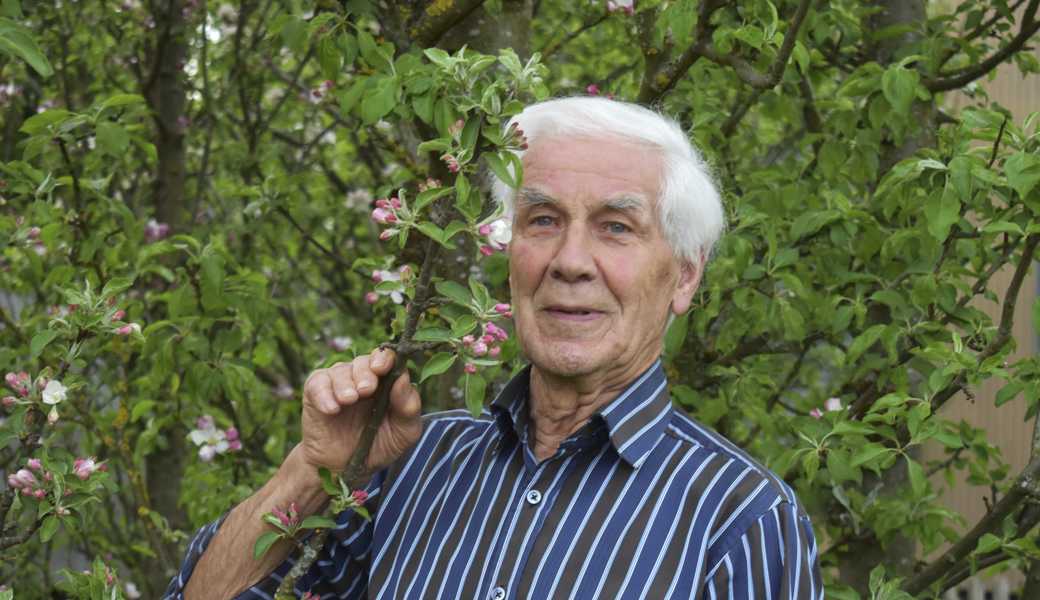 Hans Rudolf Nüesch liebt seinen Garten so sehr wie seine Bücher. 