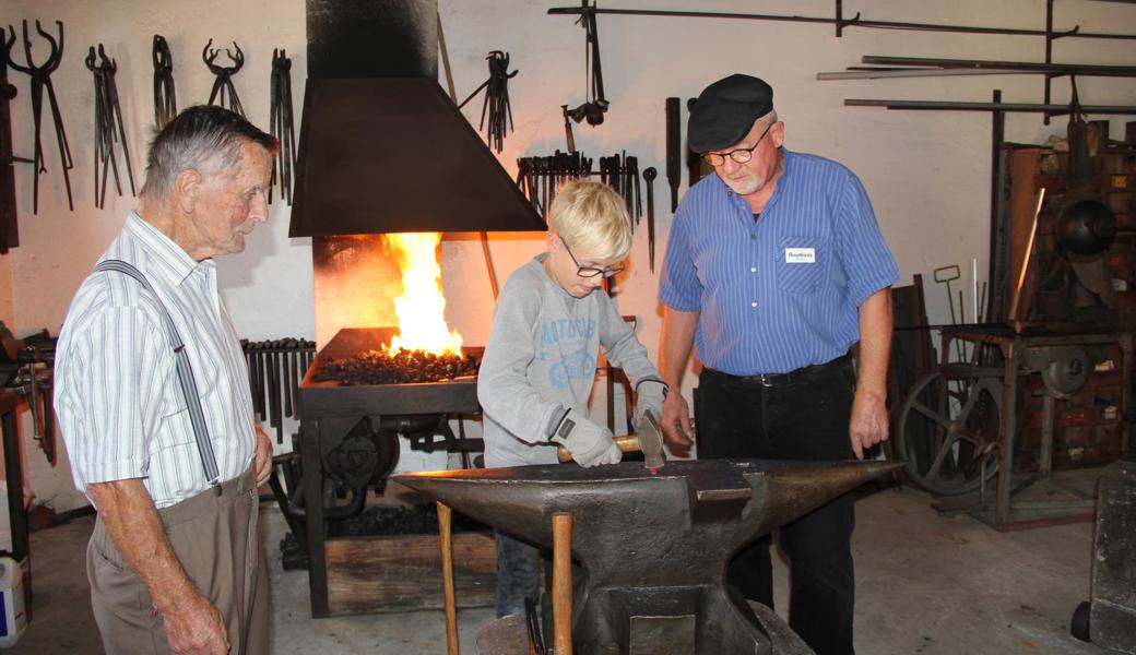 Heisse und strenge Arbeit am Amboss.