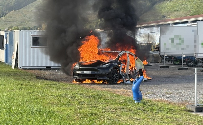 Ursache für Autobrand im Industriequartier noch unklar