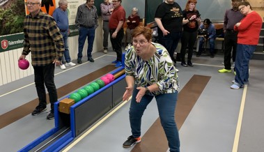 Frauenpower schlägt Veteranen beim Kegelabend der Feldschützen