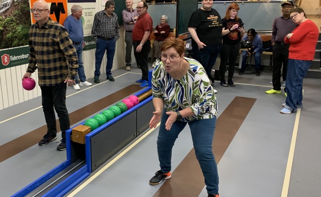 Frauenpower schlägt Veteranen beim Kegelabend der Feldschützen
