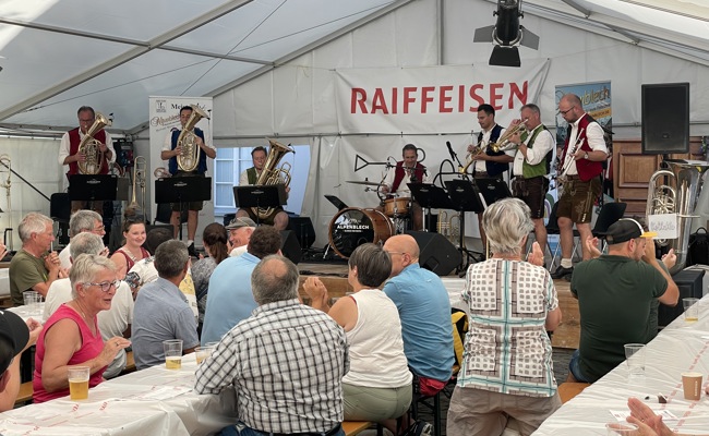 Chilbifäscht-Frühschoppen: Heim- und Gastspiel kam gut an
