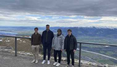 Gipfeltreffen auf dem Hohen Kasten: Internationale Talente treten in Dialog mit lokalen Führungskräften