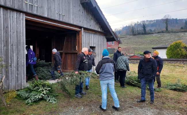 Wein, Tannenchräs und Gemeinschaft