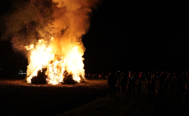 Funkensonntag begeistert Gross und Klein