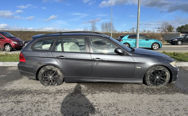 Angetrunkener Lenker stellte sein Auto nach Irrfahrt mit platten Reifen auf einem Parkplatz ab