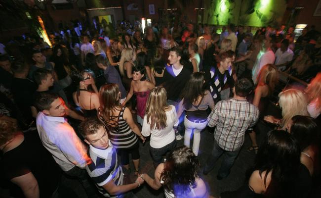 In der Disco wird Baggern alltäglich