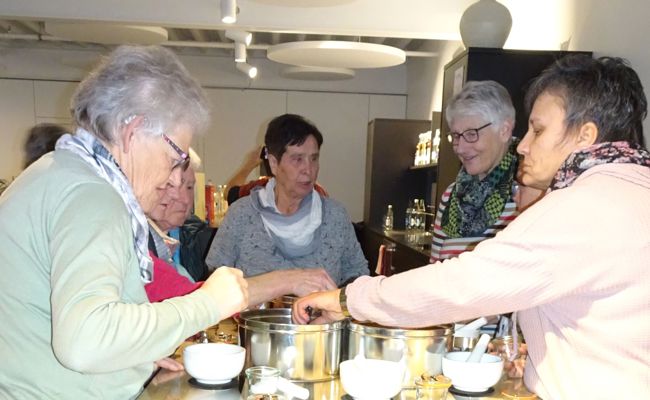 Die Bäuerinnen und Landfrauen vom Gätzi-Warmesberg zu Besuch im Appenzellerland
