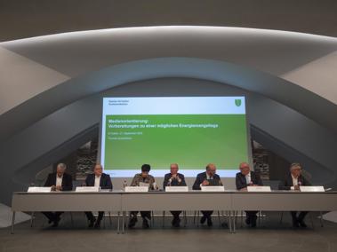 Energiemangel: Kanton, Gemeinden, Unternehmen und Energieversorger treffen erste Massnahmen