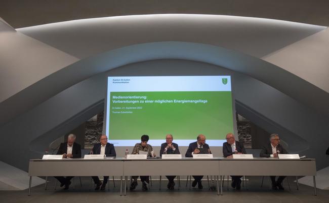 Energiemangel: Kanton, Gemeinden, Unternehmen und Energieversorger treffen erste Massnahmen
