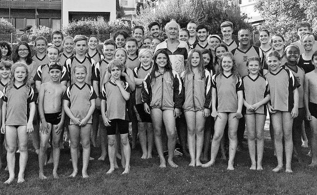 Schwimmklub verabschiedet Dieter Mennel