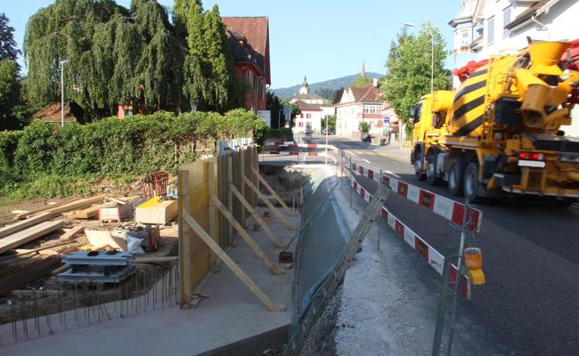 Grosse Baustelle wegen Trottoir