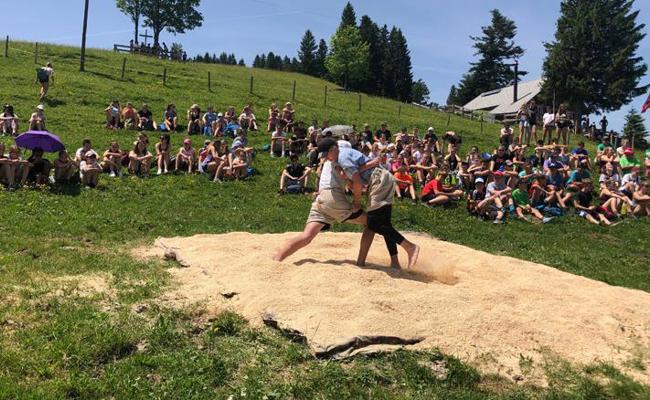 Sporttag mit Schwingen, Wandern, Velofahren oder Biken