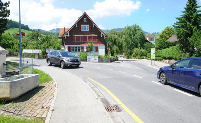 Bald muss der von rechts warten