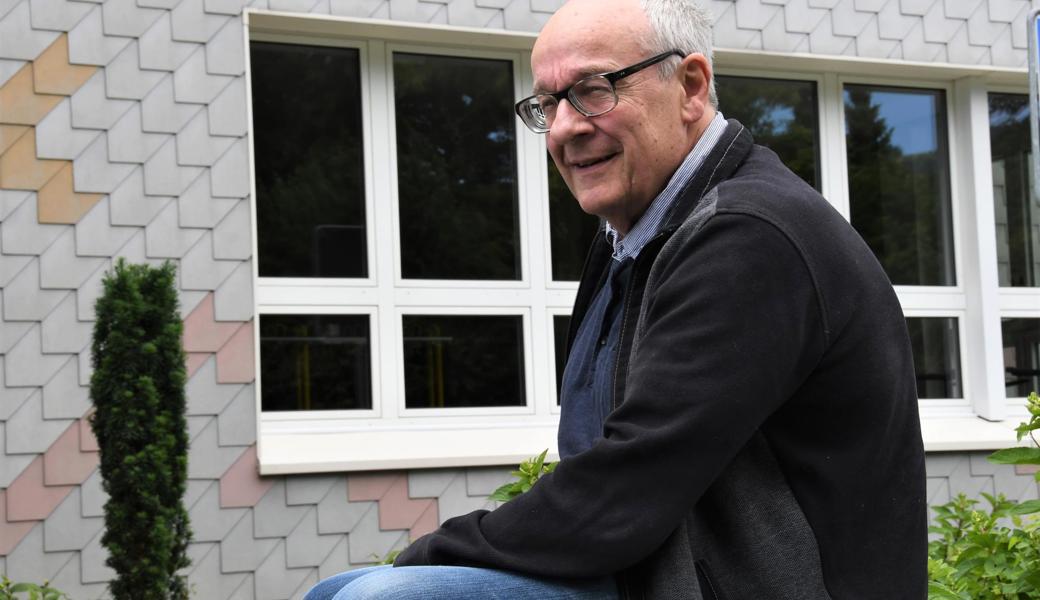Jürg Lutz richtet seinen Blick auf die Zeit ausserhalb der Schule. Nächste Woche geht er in Pension. Er plant ein Fernstudium in amerikanischer Geschichte.