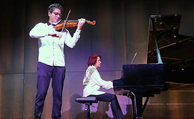 Sahbai und  Danielewicz spielten, bis die Saiten glühten