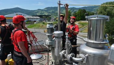 Video: Bei der Arbeit gegen Absturz sichern