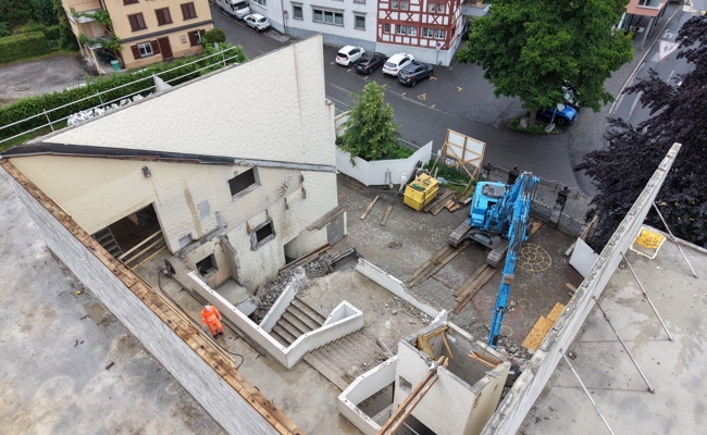 Wo einst unterrichtet wurde, klafft jetzt ein Loch: Klassenzimmer sind Grossbaustelle