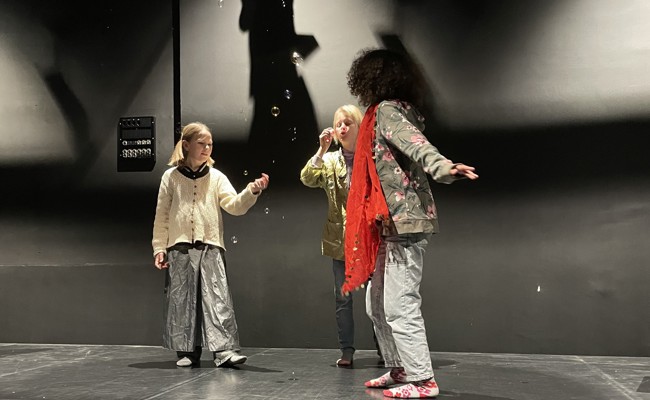 Neue Theaterkurse laden Kinder und Jugendliche zum Spielen und Entdecken ein