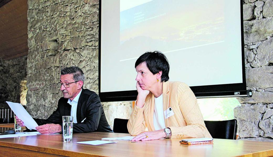 Die St. Galler Regierungsrätin Susanne Hartmann war nach St. Margrethen in den Romenschwanden-Torkel gekommen, um hier das Aggloprogramm Rheintal entgegenzunehmen und es zusammen mit Reto Friedauer (Bild) und dem Vorarlberger Landesrat Marco Tittler den Medien vorzustellen. 