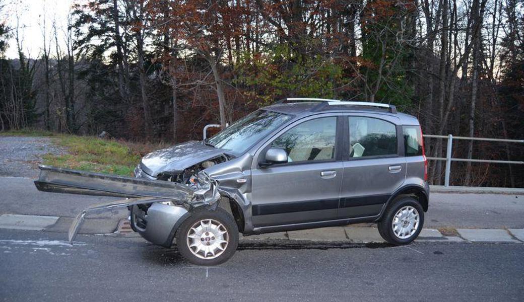 Beim Unfall entstand einiger Blechschaden. Verletzt wurde aber niemand.