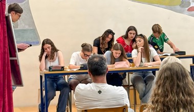 Schauspieltalente entdeckt: Schülerinnen und Schüler der Oberstufe Gässeli machen Theater