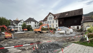 Marbach wird im Zentrum schöner - vor der «Krone» und dahinter